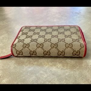 Gucci authentic wallet